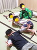 「新しい畳の上で大はしゃぎ！」