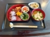 おにぎり🍙ランチ🍱黒蜜入りデザート。うまっ💕「鬼👹👹さんも忙しそうだから、少し早めにかがやきに登場していただきました～。」
