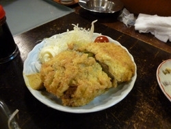個人的にとても美味しく感じたのが、小松菜とおからのコロッケ。揚げたてだったこともあり、ほくほく。