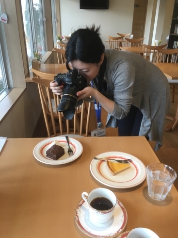 「カフェくらうんさんに取材に来ています！」