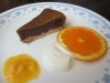 「清美オレンジを添えて、ケーキをどうぞ」
