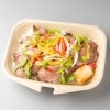 ローストビーフ丼　（サラダ野菜たっぷり ヘルシーなローストビーフ丼）