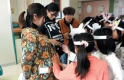 お母さんのお腹には…?奥富小2年生の訪問