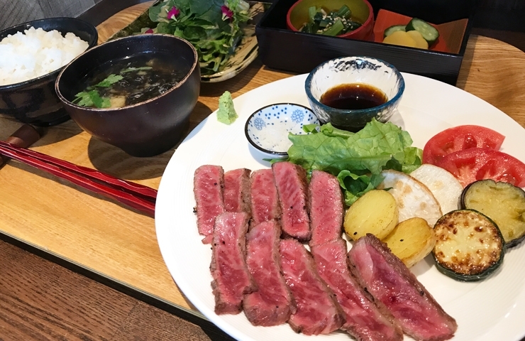 和食酒場 風花 とろけるような赤身のお肉を心置きなく堪能して 新潟市のおすすめランチ特集 まいぷれ 新潟市 和食酒場 風花 とろけるような赤身のお肉を心置きなく堪能して 新潟市のおすすめランチ特集 まいぷれ 新潟市