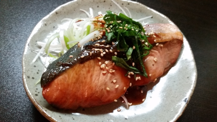 「八千代市、佐倉市の鮮魚店  　　魚や山粋　美味しいブリあります！！！」