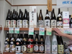 ラベルを見比べているだけでも興味深い、貴重な日本酒の数々