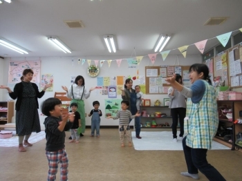 「ラーメン体操」<br>♪ラーメン大好き、ラーメン食べたい、ラーメン朝から晩までツルッ、ツルッ、ツル♪