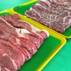すき焼き用牛肉から豚肉、各種取りそろえております！