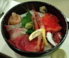 「大満足ランチメニュー　新鮮な海鮮がたっぷりのった居酒屋の　「海鮮丼」　　お刺身好きにはたまらない！！」