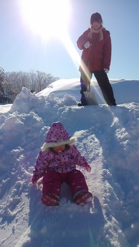 「雪遊び♪滑り台を作り、満喫＼(^o^)／」