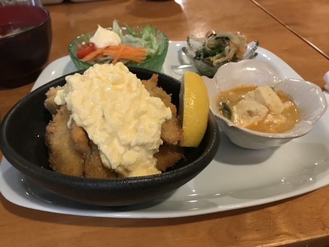 「アリクイ食堂のカキフライ定食」