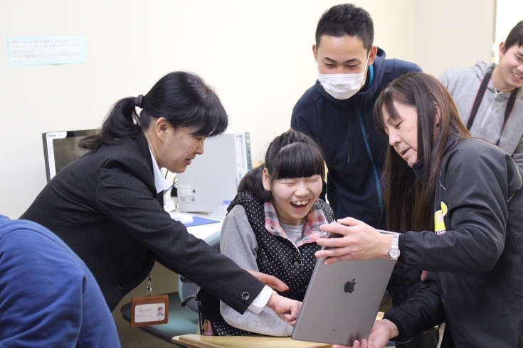 「キャリアガイド教室『iPad って便利だな』（愛媛県立新居浜特別支援学校）」