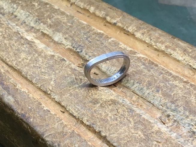 「シンプルなプラチナの結婚指輪　 松江市Io様　　４月２１日　スタジオアルジェント今日の作業机」