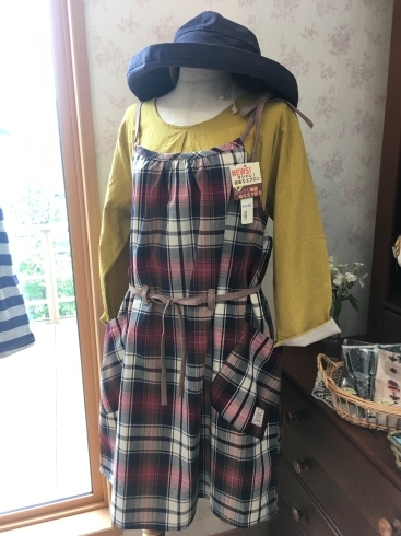 「オシャレなチェックのエプロン入荷しております( *´艸｀)」