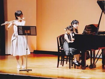 音楽を通じて表現する発表会等も行っております「トゥッティ音楽院」