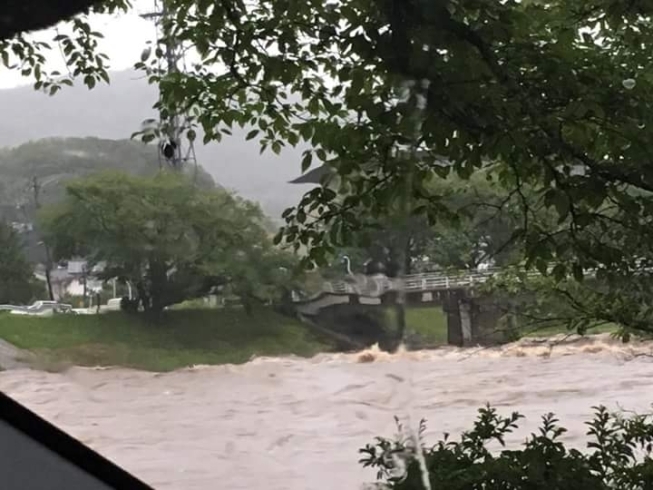 「大雨になりましたが、皆様のところは大丈夫でしたか？」