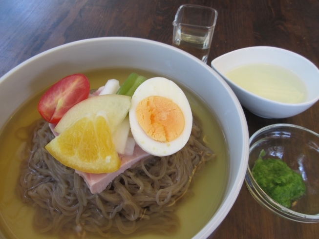 「自家製トンチミ冷麺、好評です！」