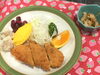 「本日の日替わり チキン味噌カツとオムレツです。」