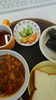 「園長先生の検食に、オクラとトマトが出ました。」