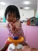 『みう』ちゃん 3歳の時の写真です。(平成21年8月10日生まれ)<br>♪ピースサイン!!いけてるでしょ!!♪