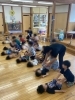 みんなで楽しく体を動かそう「ピアノに合わせて体を動かそう！どんぐり保育園のリズム運動の様子」
