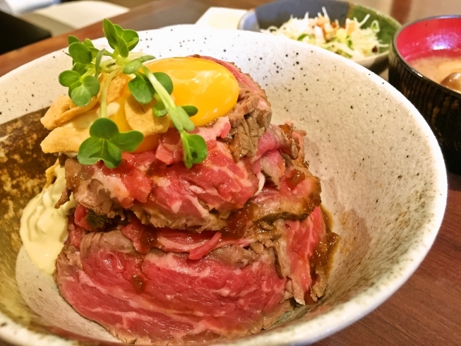 「大満足の肉ランチ『ローストビーフ丼』！」