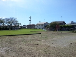 「天神新児童公園」地域にあるみんなの遊び場！　遊具も充実してますよ。