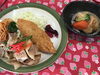 「本日のAランチは 焼肉と白身魚フライ(^.^)」