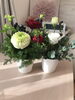 先週のお花（右）もまだ元気です（一部枯れました）。「「サブスク」2週目、届きました！」