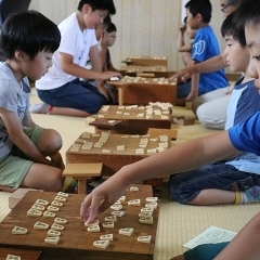 【生徒募集中】毎月第2・第4土曜日限定で子供向け将棋教室が行われています。