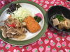 「本日のAランチは 焼肉とフライです。」