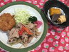 「本日のAランチは 焼肉とフライです。」