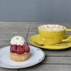 ケーキ、ロイヤルミルクティー「紀三井寺へ夜桜後は夜カフェでまったりいかがですか？☕️」