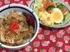 「本日のAランチは 豚丼 玉子サラダ付き」