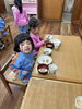 新しい保育室で食べる給食「令和7年度スタート▶️」
