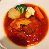 「本日の日替わりランチは、山形豚バラ肉の春キャベツ トマト煮です。」