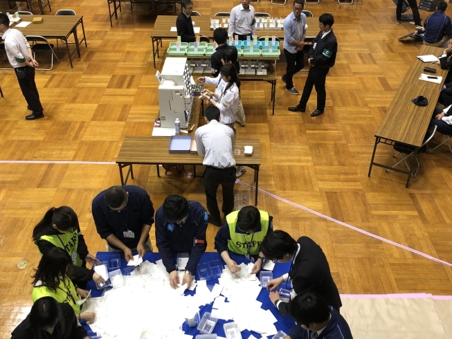 「新居浜市議会議員選挙の開票スタート」