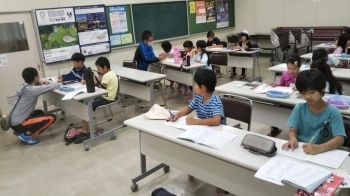 勉強は宿題を持ってくる子も･･･