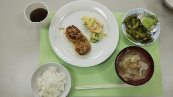 食事はスタッフの楽しみの１つです