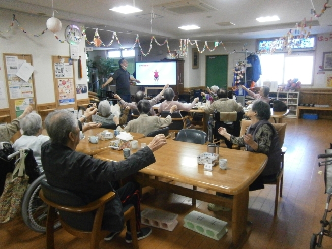 「夏日　　交野市　デイサービス　老人ホーム　小林診療所」