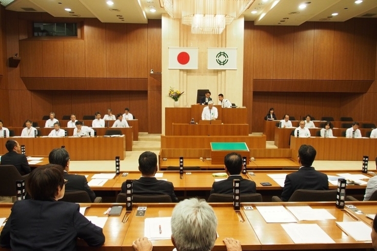 「新居浜市議会臨時会（令和元年5月15日）」