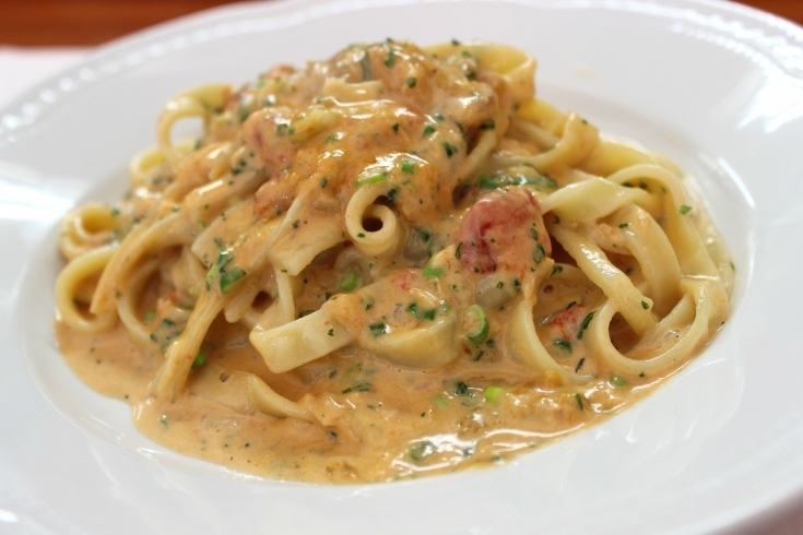 小樽産　生ウニのパスタ　トマトクリームソース　「生うにのパスタ　好評　提供中」