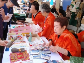 神奈川県和服裁縫協同組合川崎支部のコーナー。