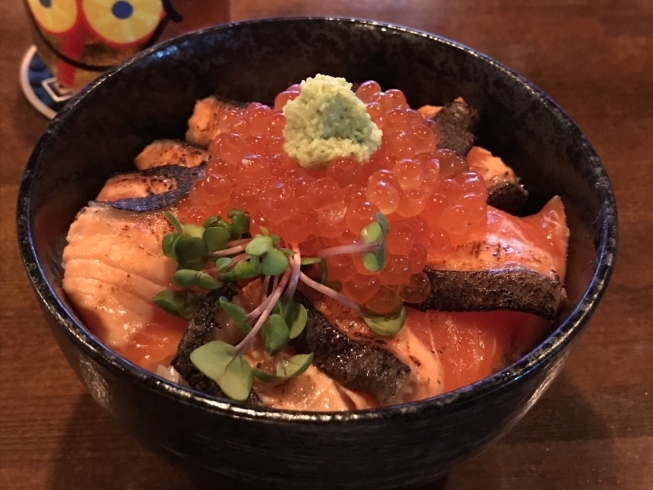 今が旬 絶品 海鮮親子丼 山形黒毛和牛と鮮魚が食べられる南行徳の居酒屋 居酒や 兼子のニュース まいぷれ 市川市