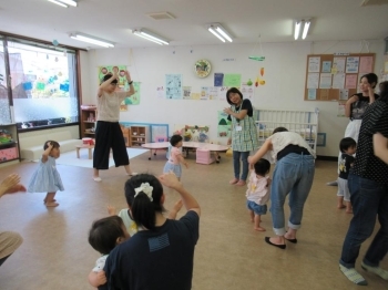 「どうぶつ体操♪」でいろんな動物になれたね！