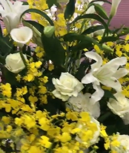 「白と黄色のスタンド花！」