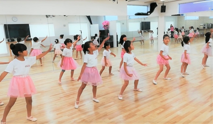 「三島市ダンススクール　バレエを基礎にダンスの楽しさの実感！」