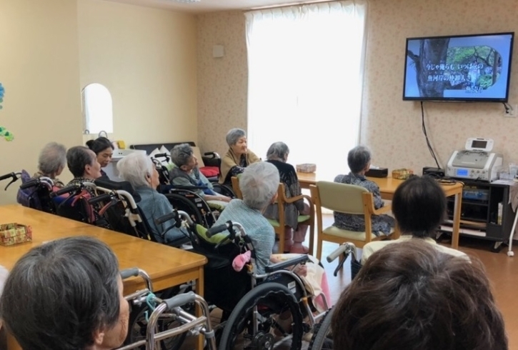 「今日はカラオケ大会　～悠遊社　住んで民家～」