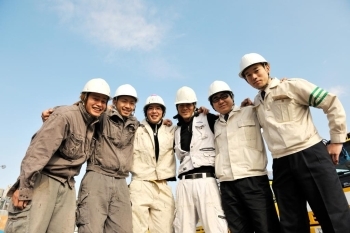 日本都市のスタッフの方々。<br>若い方が多く、活気に溢れる会社という印象です！<br>