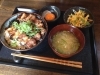 炭火で焼いた香ばしいぶた丼がうまい 八王子ランチ まいぷれ 八王子市